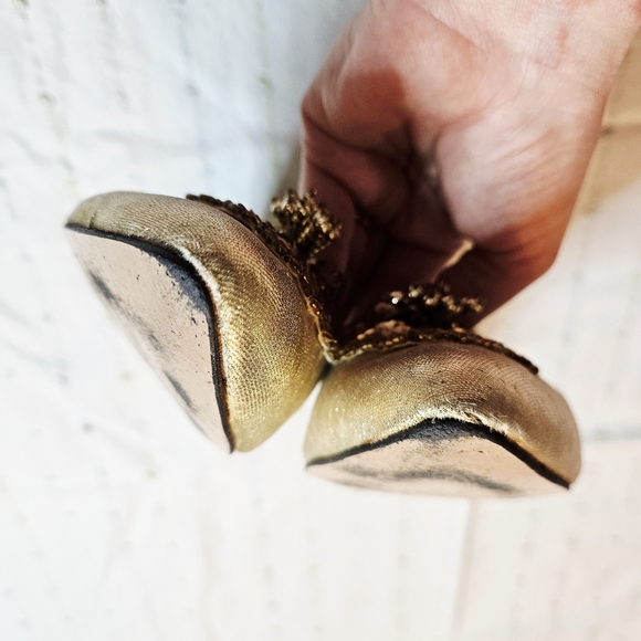 Vintage Gold Pumps With Beaded Floral Toe Detail 8.5/9 - Picture 11 of 11